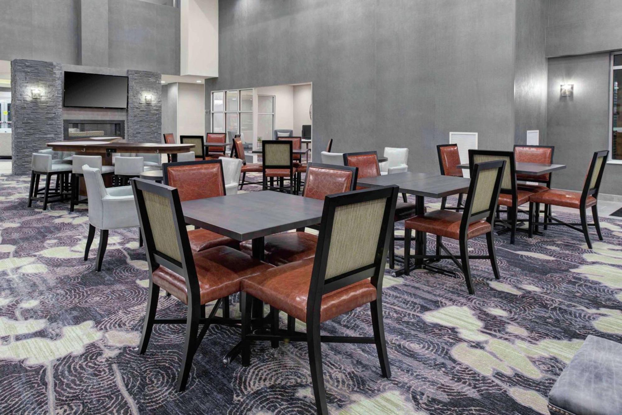 Homewood Suites By Hilton Lansing Eastwood Exteriör bild